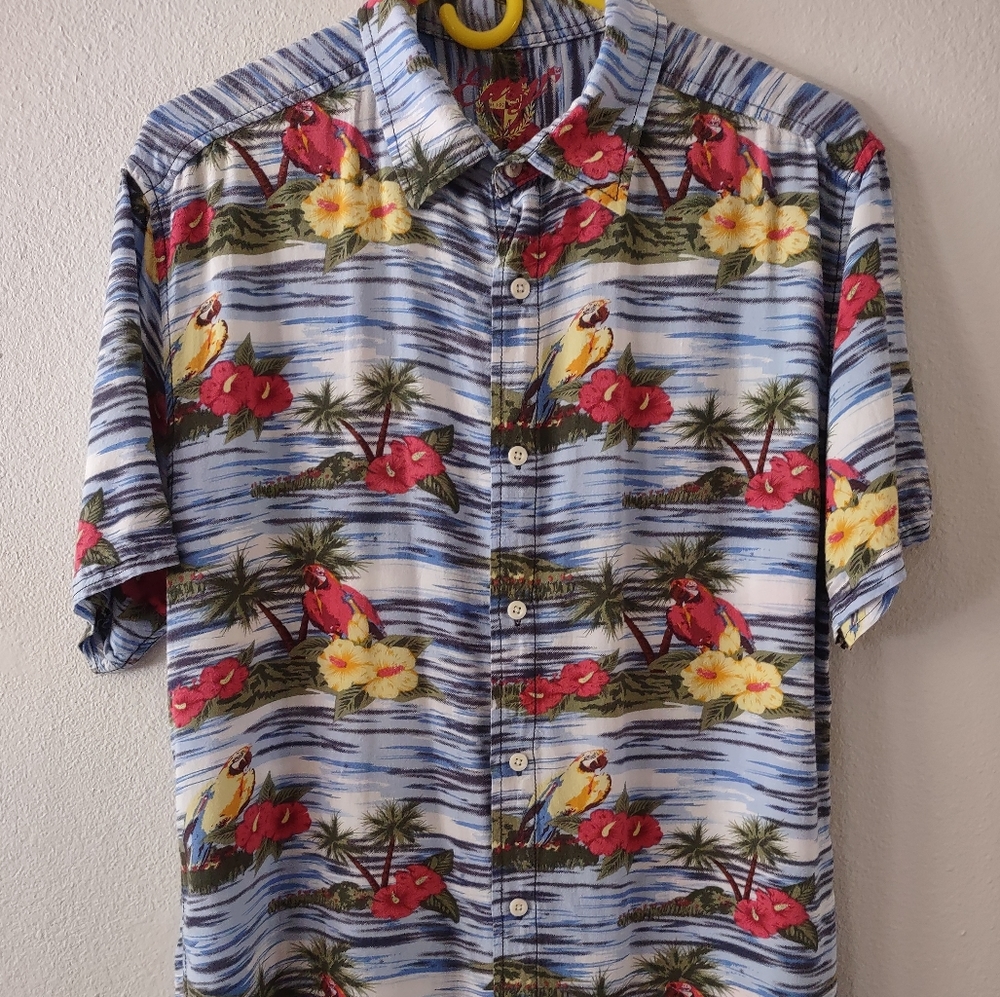 Hawaiian Button down polyester mix Butter soft